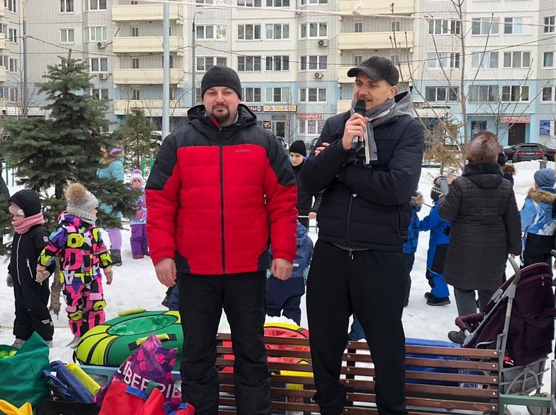 Дмитрий Голубков принял участие в «Играх нашего двора» в Трехгорке, Март