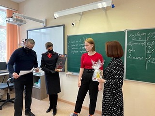 Победителями стали Галилея Анри, ученица 9 класса, и Дарья Иванова, ученица 11 класса