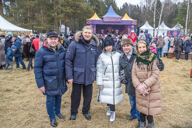 Глава Одинцовского городского округа Андрей Иванов посетил главную площадку Масленицы в Одинцовском округе, Март