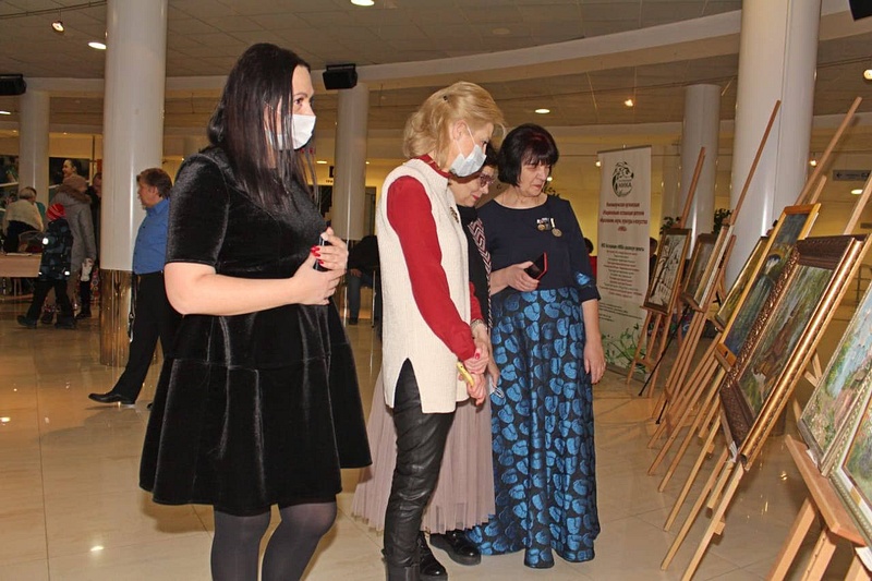 Помимо местных авторов и художников в Одинцово для участия в выставке «Мой край» приехали мастера из Сергиева Посада и Балашихи, Март