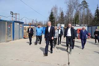 Глава Одинцовского округа Андрей Иванов совместно с заместителем министра экологии Московской области Павлом Бида проверяет ход рекультивации полигона ТКО «Часцы»