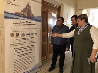 Партийцы Одинцовского округа на ярмарке профессий для старшеклассников
