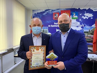 В УМВД России по Одинцовскому городскому округу состоялось заседание Общественного совета. Участие в нём принимали начальник УМВД полковник полиции Алексей Школкин, председатель Общественного совета Александр Сивак, члены Совета, а также представители местных СМИ