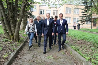 Глава Одинцовского округа Андрей Иванов проверяет ход ремонтных работ в здании будущего детского сада в Одинцово по адресу Можайское шоссе, 96