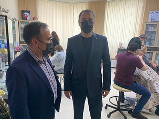 Одинцовские партийцы в ходе проверки соблюдения мер санитарной безопасности в салонах красоты