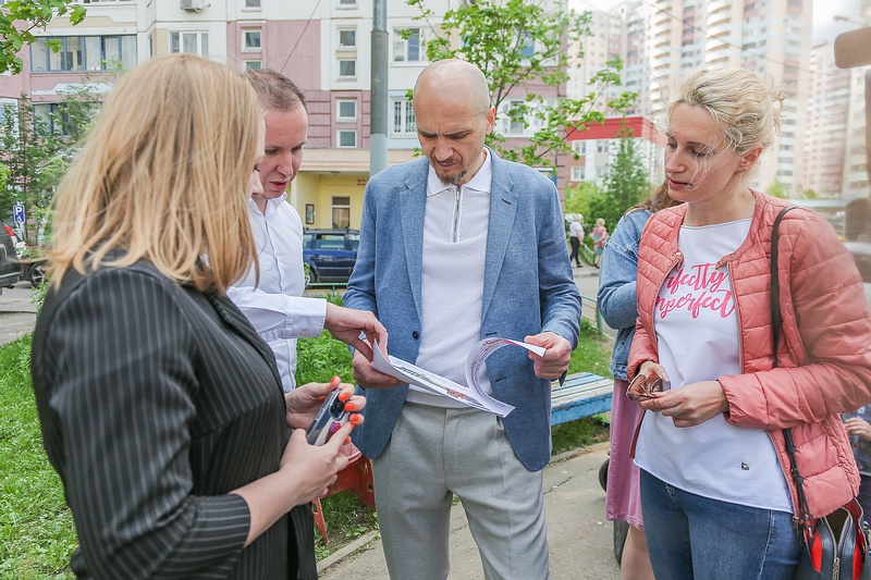 Дмитрий Голубков на встрече с жителями Ромашково и Новой Трехгорки, Май