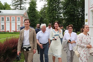 Министр культуры Московской области Елена Харламова посетила Пушкинский фестиваль в Больших Вязёмах