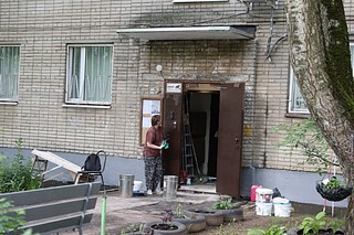 Подъезд в доме № 13 по улице Любы Новоселовой в Одинцово