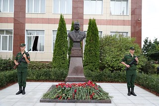 Церемония открытия памятника