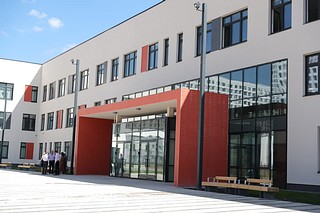 6 июля, глава Одинцовского городского округа Андрей Иванов в рамках инспекционного выезда в микрорайон Одинцово-1 проверил готовность к запуску новой школы на 1160 мест