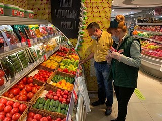 Партийцы проверили цены на продукты на рынках и в торговых сетях Одинцовского округа