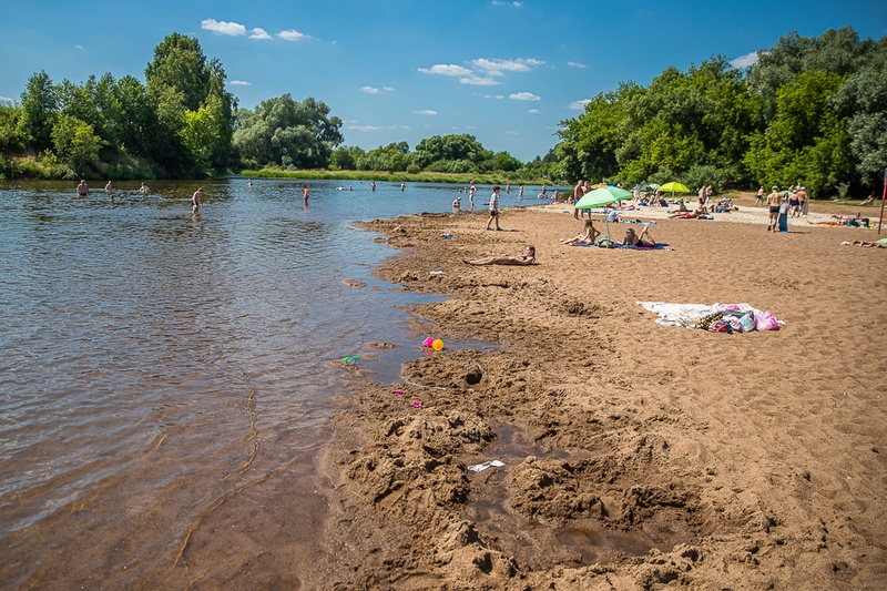 В Одинцовском округе официально окунуться можно на трёх пляжах: двух федеральных в пансионатах «Лесные дали» и «Поляны» и одном частном — «Рублёво», Июль