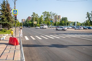 Новые асфальт и разметка на улице Неделина