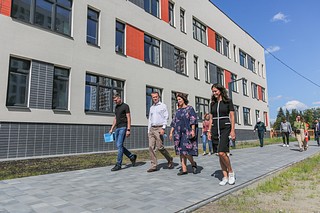 Министр жилищной политики Московской области Инна Федотова провела выездное совещание с застройщиком на территории микрорайона Одинцово-1