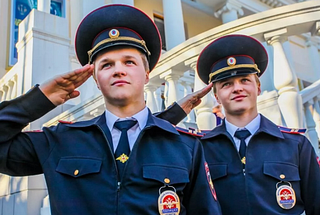Сотрудники УМВД