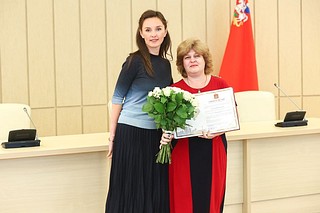 Сертификат «Социальной ипотеки» получила учитель начальных классов Одинцовской СОШ № 17 с углублённым изучением отдельных предметов Стародубцева Ирина Валерьевна
