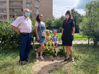 Полицейские и общественники