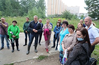 Вместе с жителями руководитель округа взял в работу предложения от местных активистов