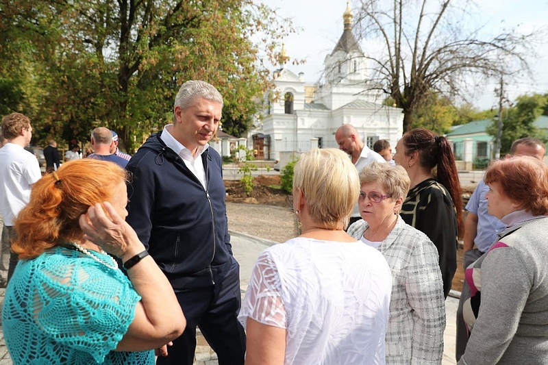 Глава Одинцовского городского округа проверил ход благоустройства центральной части города, Август