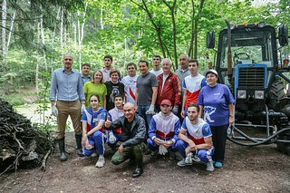 Субботник поддержала первый зампред Мособлдумы Лариса Лазутина