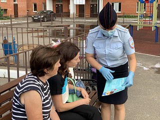 Взрослым и детям напомнили о безопасности во время пребывания на дворовых территориях