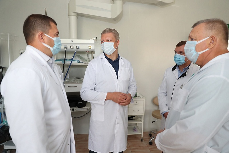 Глава Одинцовского округа проверил ход ремонта медицинского учреждения, Сентябрь