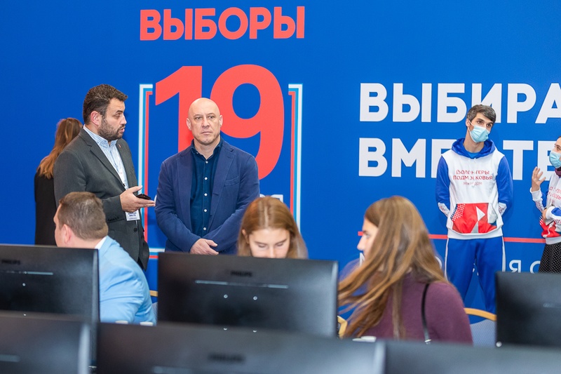 Майданов сохраняет лидерство на выборах, Сентябрь