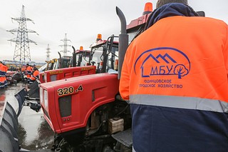 Этой зимой в Одинцовском округе порядок на дворовых территориях и общественных площадках будут обеспечивать 1439 уборщиков и дворников