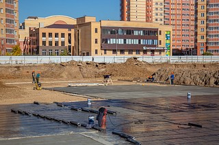 Фото: Рабочую встречу с подрядчиком на строительной площадке в одинцовском микрорайоне «Гусарская баллада» провёл глава Одинцовского округа Андрей Иванов