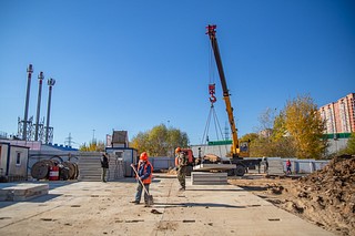 Фото: Рабочую встречу с подрядчиком на строительной площадке в одинцовском микрорайоне «Гусарская баллада» провёл глава Одинцовского округа Андрей Иванов