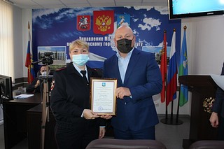 Начальник УМВД полковник полиции Алексей Школкин поздравил сотрудниц Штаба с профессиональным праздником