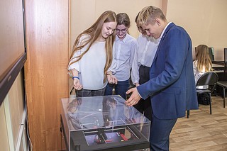 Лариса Лазутина отметила, что ребятам нравится оборудование, они постепенно погружаются в самые современные технологии