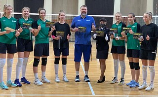 Встреча с юными волейболистками состоялась в спортивном зале