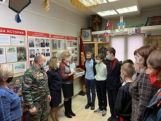 Полицейские УМВД России по Одинцовскому городскому округу провели урок мужества для школьников