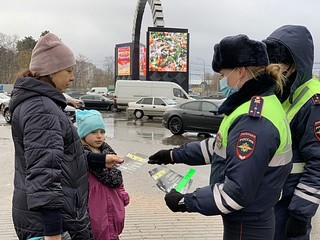 Автоинспекторы в очередной раз напомнили участникам движения, что соблюдать правила крайне важно