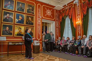 Экскурсии для граждан «серебряного возраста» проводят с соблюдением необходимых мер безопасности