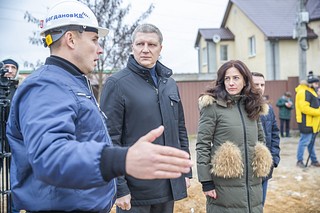 В одинцовской деревне Мамоново приступили к сносу самовольно построенного 3-этажного дома
