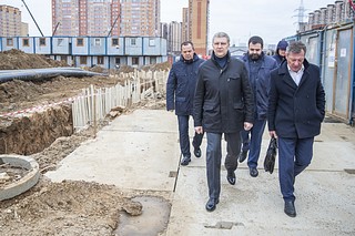 Андрей Иванов проверил ход строительства образовательного кластера в «Гусарской балладе»