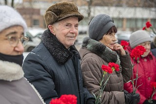 Митинг, посвященный дню начала контрнаступления советских войск против немецко-фашистских захватчиков в битве под Москвой прошел в сквере на улице Маршала Жукова в Одинцово