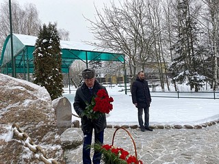 Активисты местного отделения почтили память жителей деревни, погибших на фронтах Великой Отечественной войны