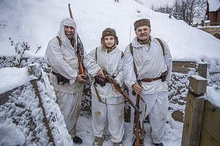 Участники реконструкции эпизода боя