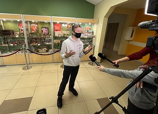 Фото: III Ежегодная выставка «Миниатюра для творческой молодежи» открылась в Барвихинской школе