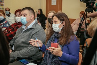 В ходе круглого стола представители системы здравоохранения и окружной администрации получили хорошую обратную связь, а жители — актуальную информацию по волновавшим их темам