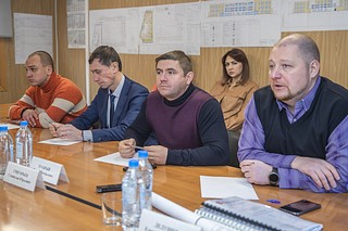 Глава Одинцовского округа также поручил подрядной организации усилить работы по выносу сетей на 10 киловольт из пятна застройки школы