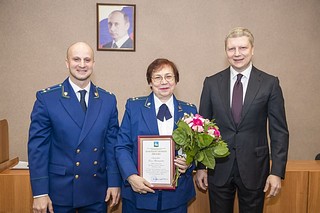 Глава Одинцовского городского округа Андрей Иванов поздравил сотрудников прокуратуры с профессиональным праздником — 12 января федеральному ведомству исполнилось 300 лет