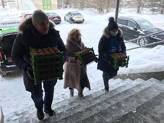 Поддержка медицинским работникам была оказана в рамках реализации проекта «Здоровое будущее» и акции «Спасибо врачам»