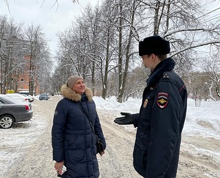 Одинцовские участковые уполномоченные беседовали с жителями в поселке Барвиха