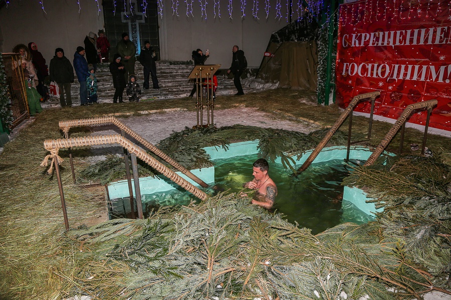 Активисты партии проверили оснащение локации в преддверии одного из самых больших православных праздников — Крещения Господня, Январь