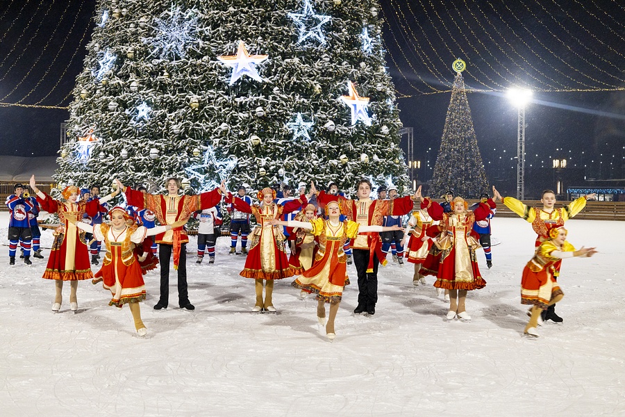 Ледовое шоу на катке Музейно-храмового комплекса ВС РФ, Январь