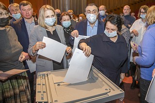 Участники встречи подвели итоги за период с марта 2019 года по декабрь 2021 года, а также обсудили цели и задачи на 2022 год